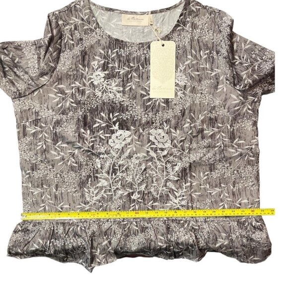 LA BELLUM HILLARY SCOTT Floral Ruffled Top Women's XL Grey Embroidered Scoop NWT - Picture 12 of 15